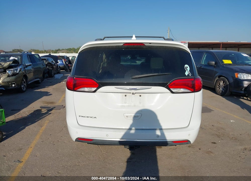 2019 CHRYSLER PACIFICA TOURING L VIN: 2C4RC1BG1KR626776