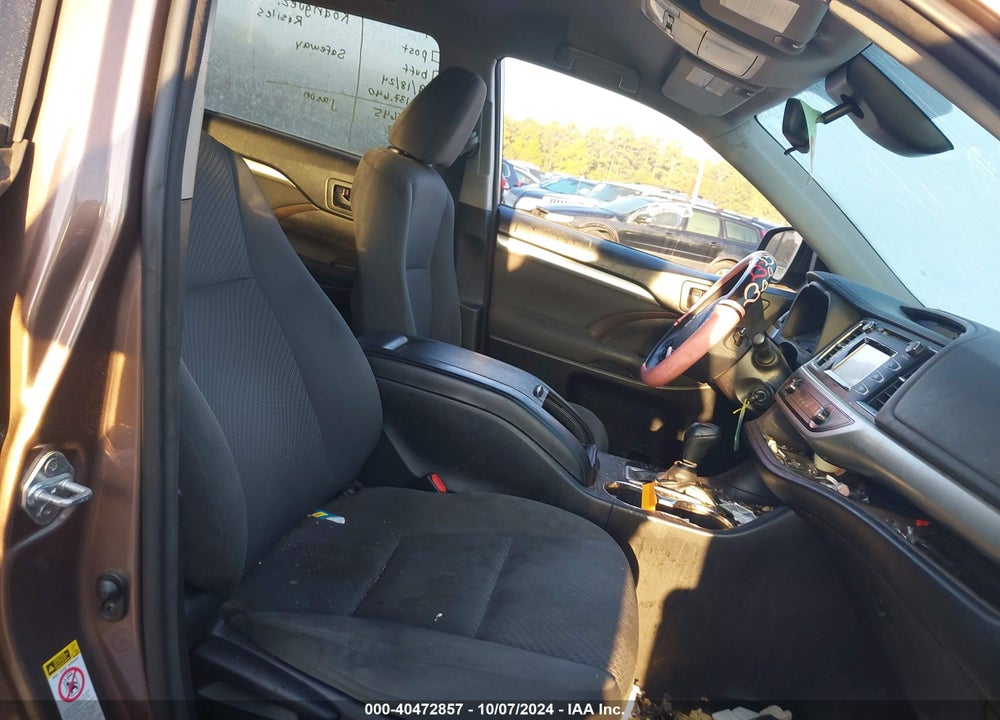 2017 TOYOTA HIGHLANDER LE VIN: 5TDZZRFH7HS192993