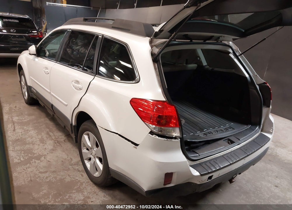 2011 SUBARU OUTBACK 2.5I PREMIUM VIN: 4S4BRBCC6B3382452