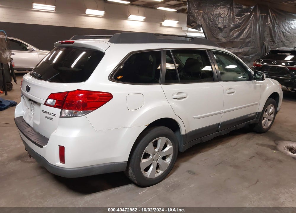 2011 SUBARU OUTBACK 2.5I PREMIUM VIN: 4S4BRBCC6B3382452