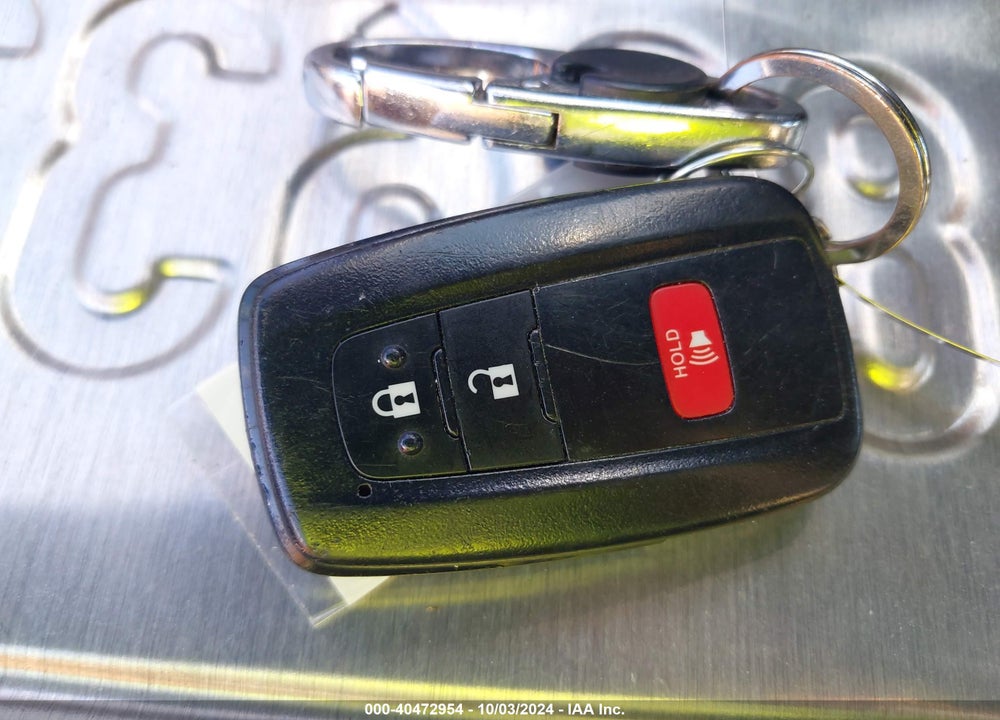 2021 TOYOTA RAV4 XLE VIN: 2T3P1RFVXMC233101