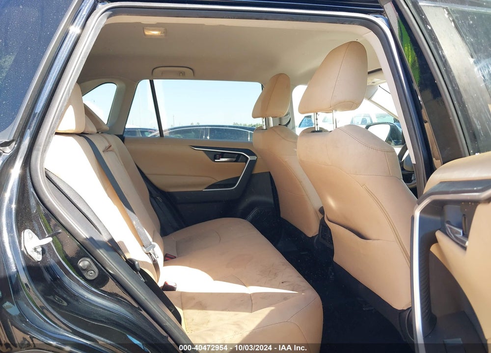 2021 TOYOTA RAV4 XLE VIN: 2T3P1RFVXMC233101