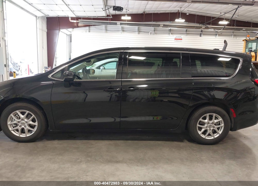 2023 CHRYSLER PACIFICA TOURING L VIN: 2C4RC1BG6PR624576