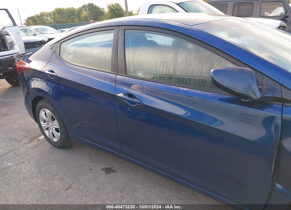 2016 HYUNDAI ELANTRA SE VIN: 5NPDH4AE2GH668925