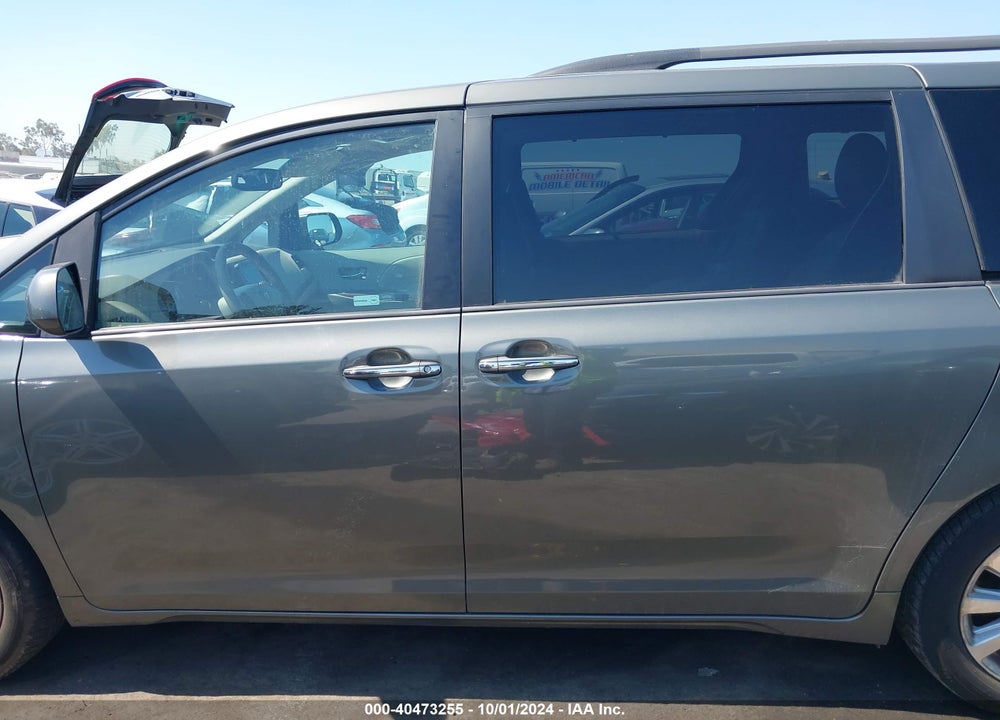 2011 TOYOTA SIENNA XLE LIMITED VIN: 5TDDK3DC2BS016119