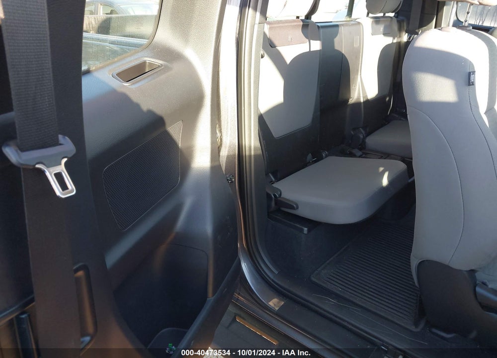 2017 TOYOTA TACOMA SR VIN: 5TFRX5GN2HX079014