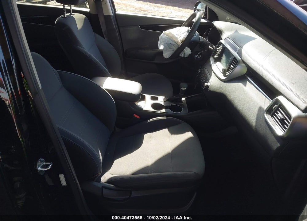 2019 KIA SORENTO 2.4L LX VIN: 5XYPGDA33KG570954
