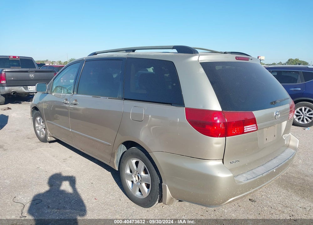 2004 TOYOTA SIENNA XLE VIN: 5TDZA22C84S209836