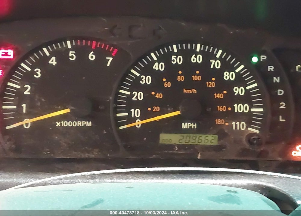 2000 TOYOTA TUNDRA SR5 V8 VIN: 5TBBT4415YS114278
