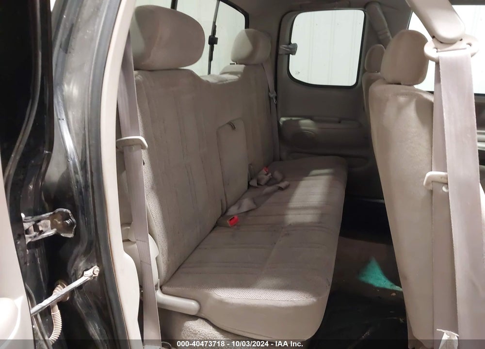 2000 TOYOTA TUNDRA SR5 V8 VIN: 5TBBT4415YS114278