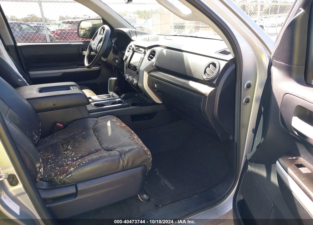 2018 TOYOTA TUNDRA SR5 5.7L V8 VIN: 5TFRY5F13JX229911