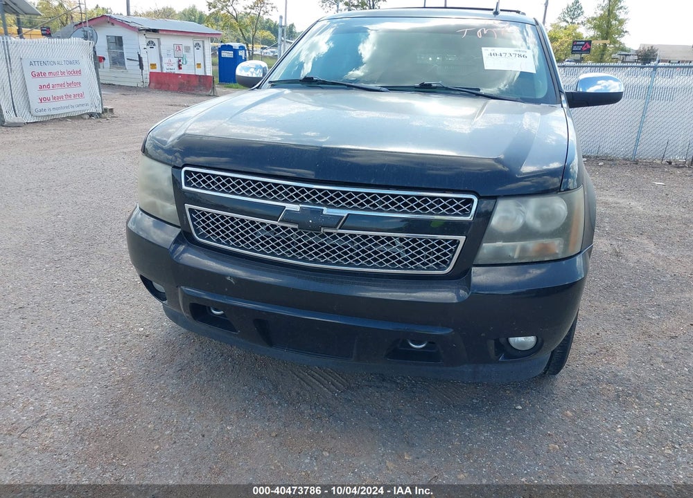 2009 CHEVROLET TAHOE LTZ VIN: 1GNFC33029R163666