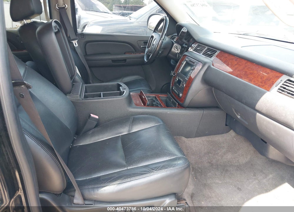 2009 CHEVROLET TAHOE LTZ VIN: 1GNFC33029R163666
