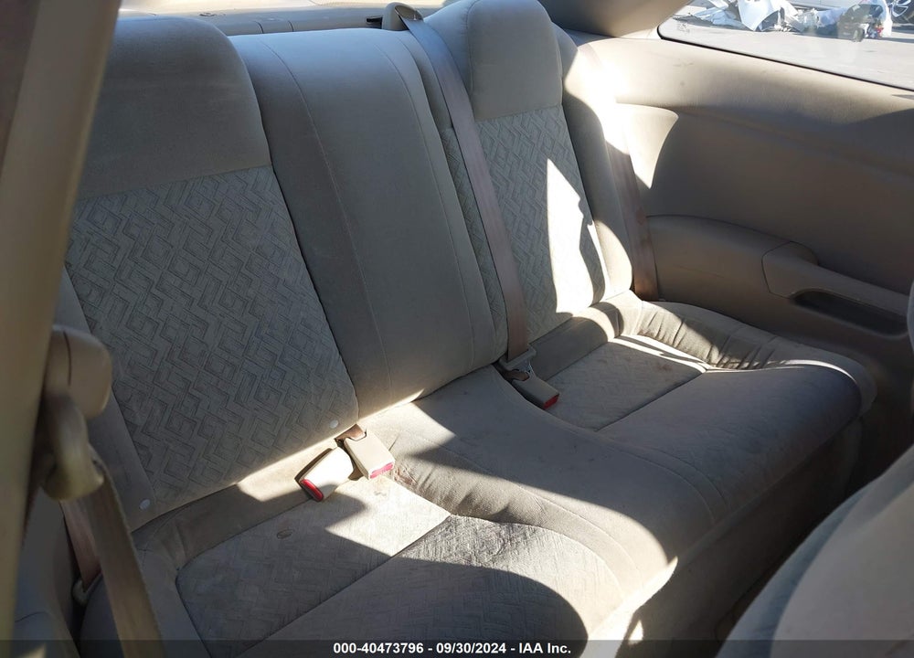 2001 HONDA CIVIC LX VIN: 1HGEM215X1L041768