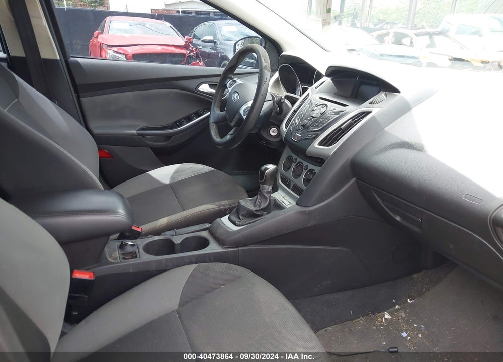 2014 FORD FOCUS SE VIN: 1FADP3K28EL286835