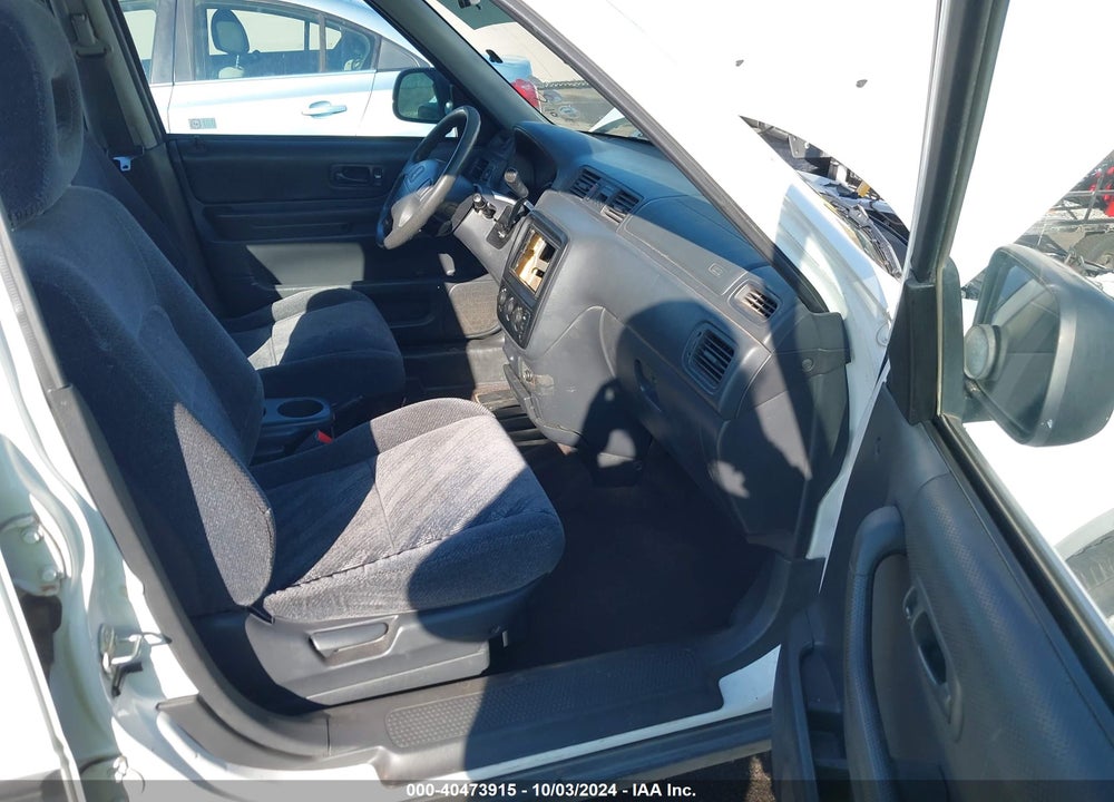 2000 HONDA CR-V LX VIN: JHLRD1848YS009296