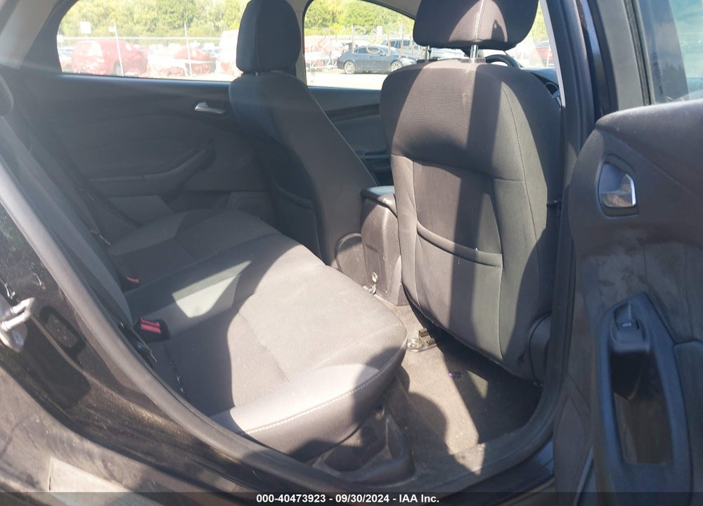 2014 FORD FOCUS SE VIN: 1FADP3K22EL313804