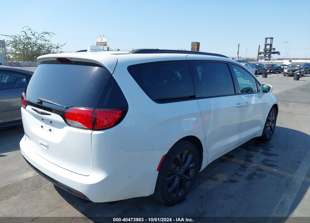 2019 CHRYSLER PACIFICA TOURING L VIN: 2C4RC1BG5KR604781