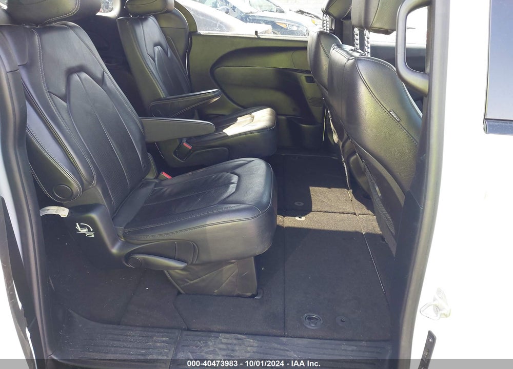 2019 CHRYSLER PACIFICA TOURING L VIN: 2C4RC1BG5KR604781