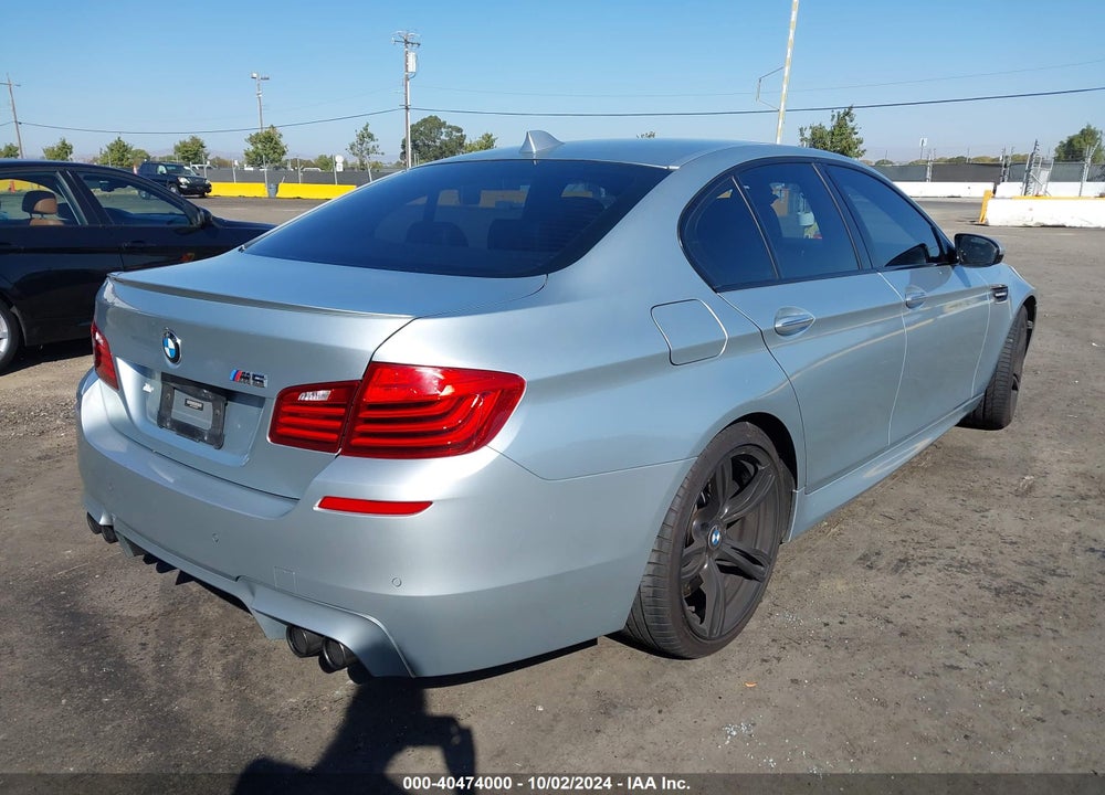 2014 BMW M5 VIN: WBSFV9C54ED593975