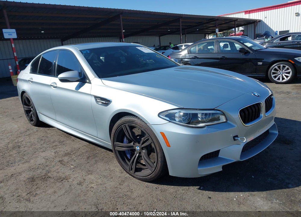 2014 BMW M5 VIN: WBSFV9C54ED593975