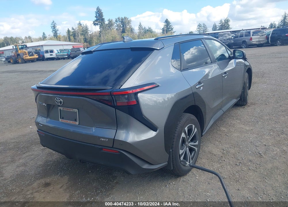 2024 TOYOTA BZ4X XLE VIN: JTMABACA7RA049163