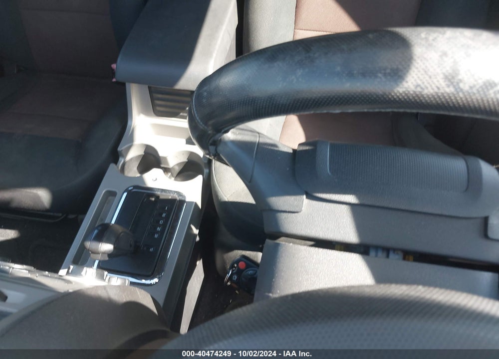 2008 FORD ESCAPE XLT VIN: 1FMCU93118KA34325