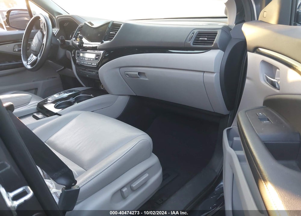2019 HONDA PILOT TOURING VIN: 5FNYF5H63KB003731