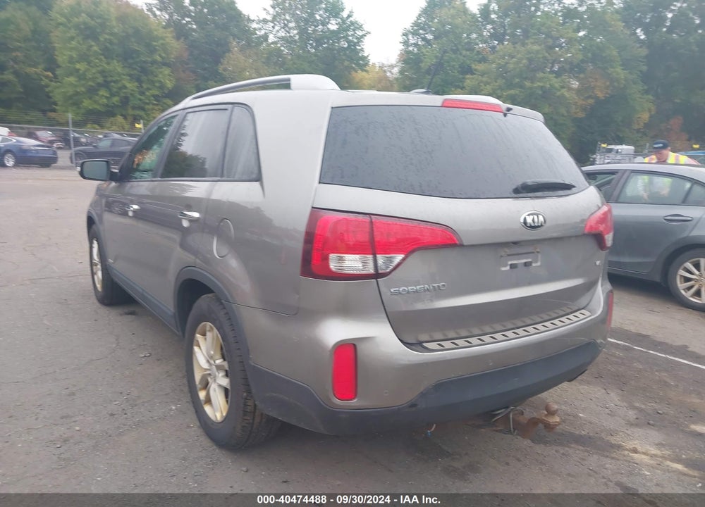 2015 KIA SORENTO LX V6 VIN: 5XYKTDA77FG623993