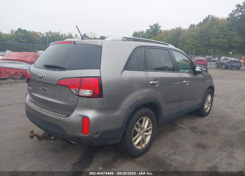 2015 KIA SORENTO LX V6 VIN: 5XYKTDA77FG623993
