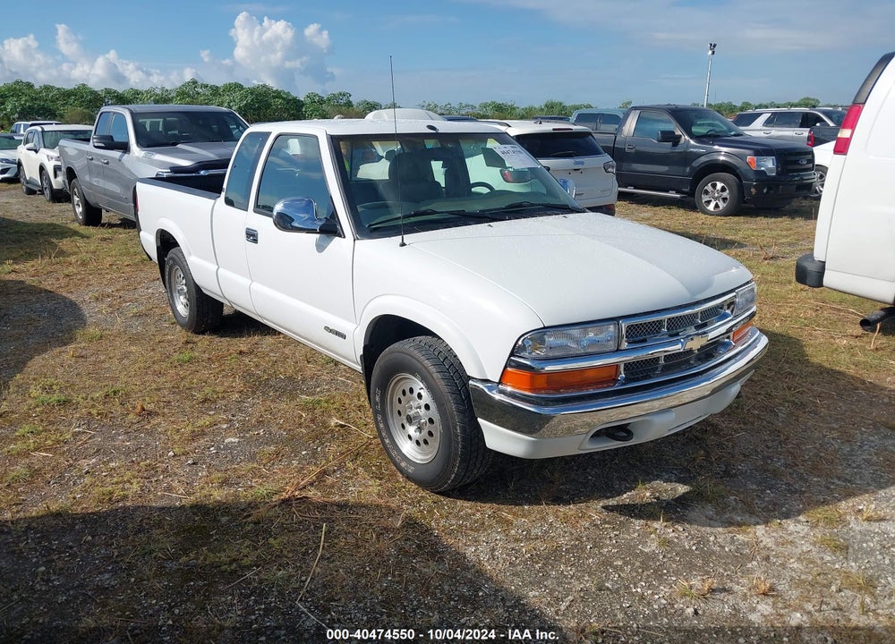 1998 CHEVROLET S-10 LS VIN: 1GCDT19X1W8110273