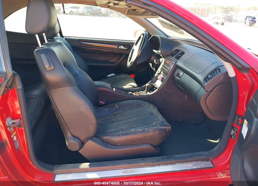 2000 MERCEDES-BENZ CLK 320 VIN: WDBLK65G4YT052224