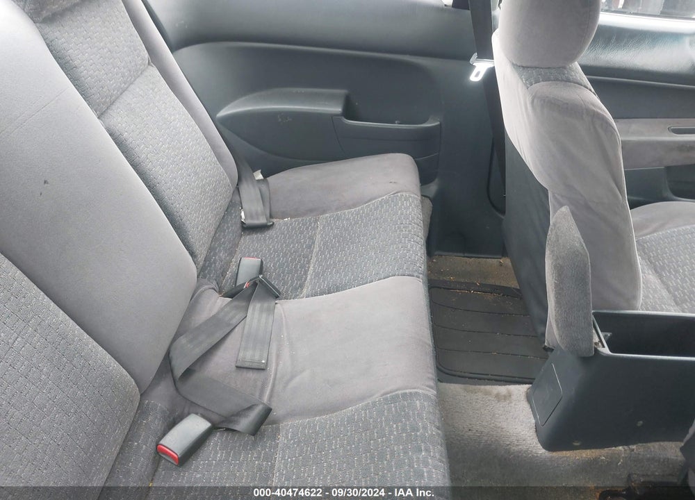 2000 HONDA CIVIC DX VIN: 1HGEJ6227YL071177