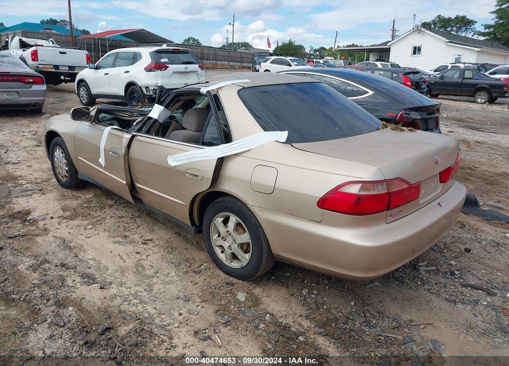 2000 HONDA ACCORD 2.3 SE VIN: 1HGCG6693YA138155