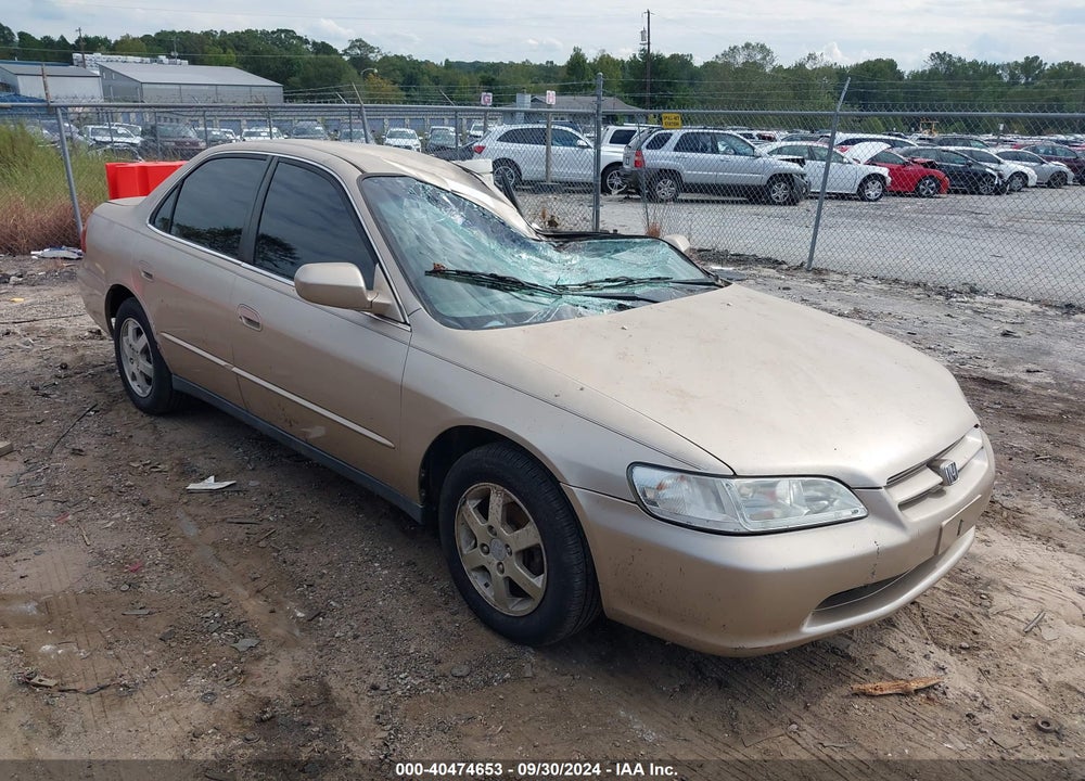 2000 HONDA ACCORD 2.3 SE VIN: 1HGCG6693YA138155
