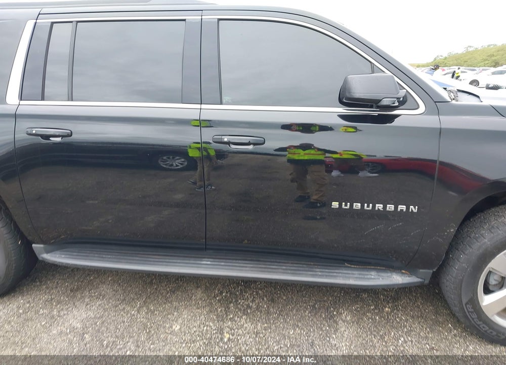 2017 CHEVROLET SUBURBAN LT VIN: 1GNSCHKC1HR396427