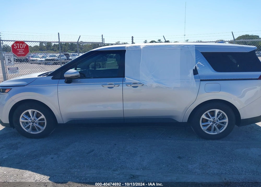 2023 KIA CARNIVAL MPV LX SEAT PACKAGE VIN: KNDNB4H39P6237292
