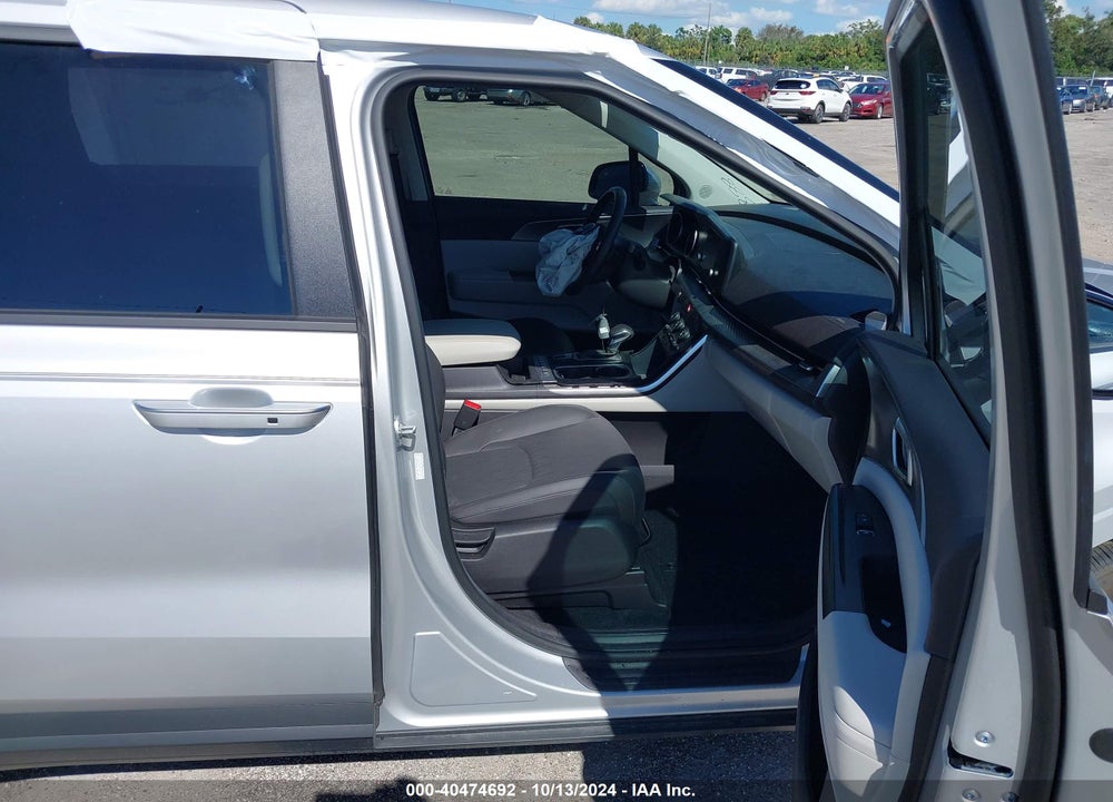 2023 KIA CARNIVAL MPV LX SEAT PACKAGE VIN: KNDNB4H39P6237292