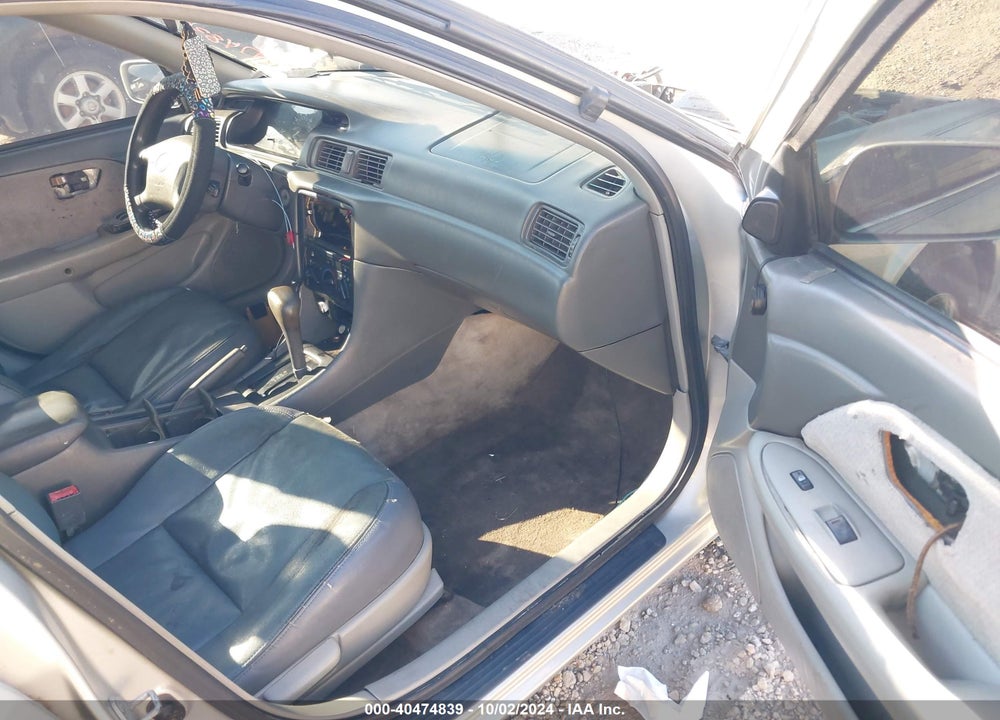 2001 TOYOTA CAMRY LE VIN: 4T1BG22K41U034172