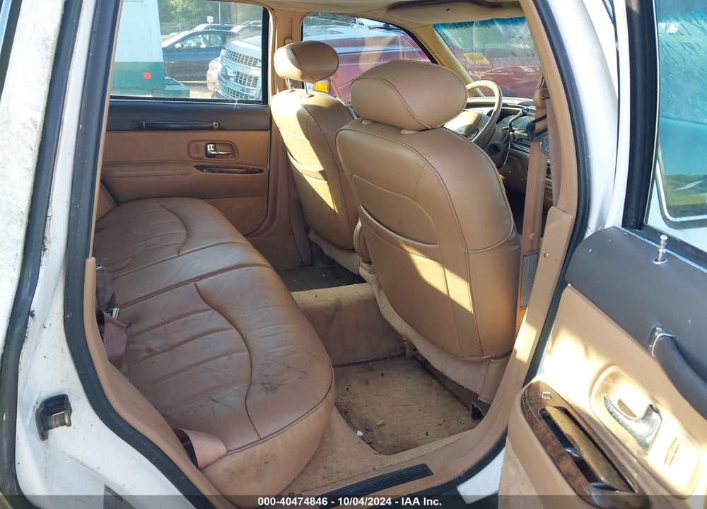 1996 LINCOLN TOWN CAR EXECUTIVE VIN: 1LNLM81W2TY718038