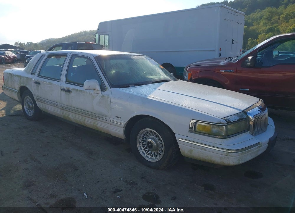 1996 LINCOLN TOWN CAR EXECUTIVE VIN: 1LNLM81W2TY718038