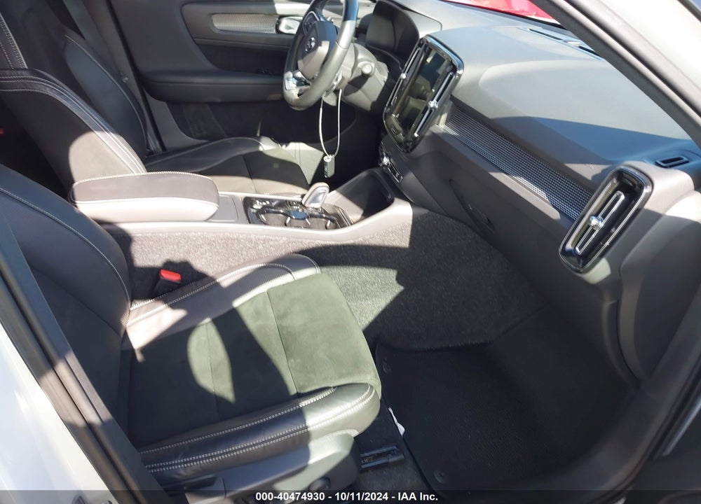 2020 VOLVO XC40 T5 R-DESIGN VIN: YV4162UM5L2337751
