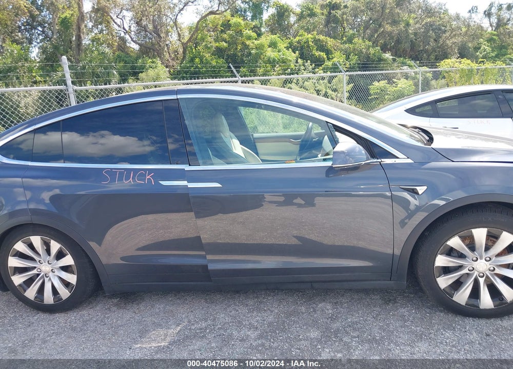2019 TESLA MODEL X VIN: 5YJXCBE23KF203223
