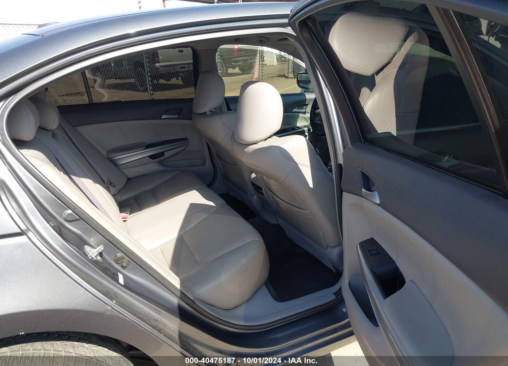 2010 HONDA ACCORD 2.4 EX-L VIN: 1HGCP2F87AA087684
