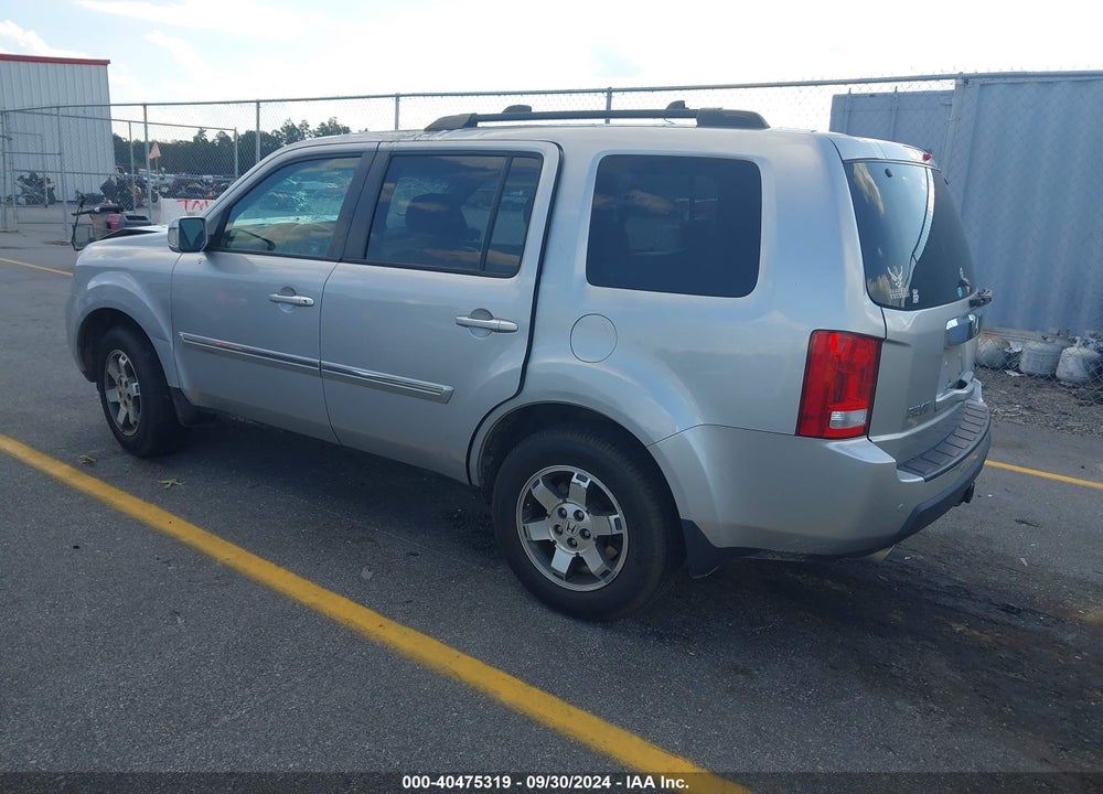 2011 HONDA PILOT TOURING VIN: 5FNYF3H94BB013604