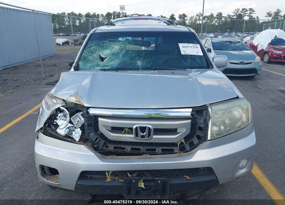2011 HONDA PILOT TOURING VIN: 5FNYF3H94BB013604