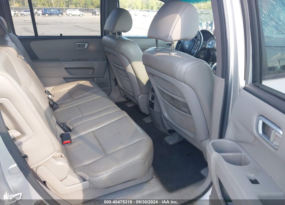 2011 HONDA PILOT TOURING VIN: 5FNYF3H94BB013604