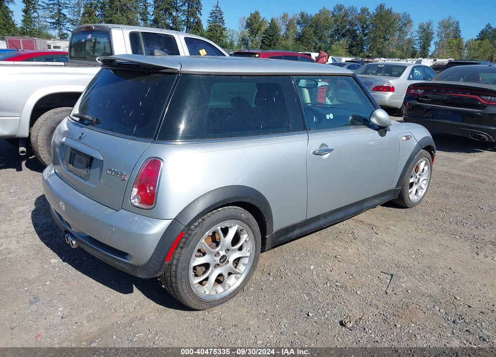 2006 MINI COOPER S VIN: WMWRE33516TL19378