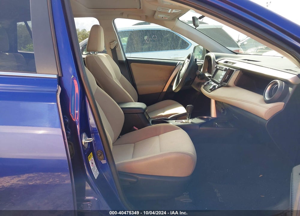 2015 TOYOTA RAV4 XLE VIN: 2T3RFREV7FW245820