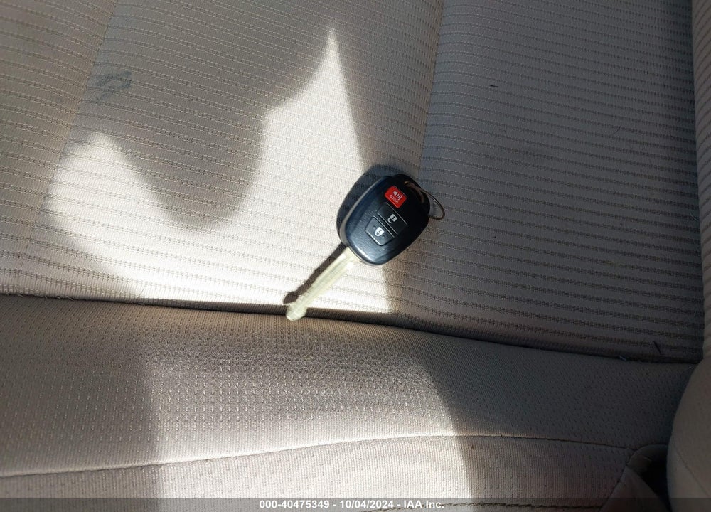2015 TOYOTA RAV4 XLE VIN: 2T3RFREV7FW245820